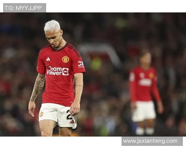 足球迷因不满表现枪杀球星视频曝光引发社会热议和安全警觉 足球迷因不满表现枪杀球星视频曝光引发社会热议和安全警觉